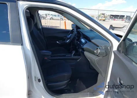 2021 Nissan Kicks Sv Xtronic Cvt z USA, uszkodzony, nr VIN 3N1CP5CV4ML517472